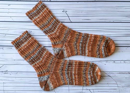 Handgestrickte wollsocken - handgestrickte,