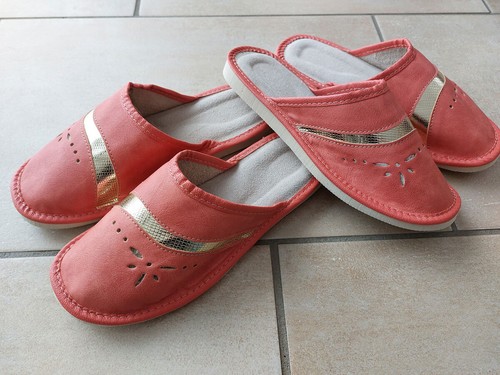 Paar eco leder hausschuhe - 1,
